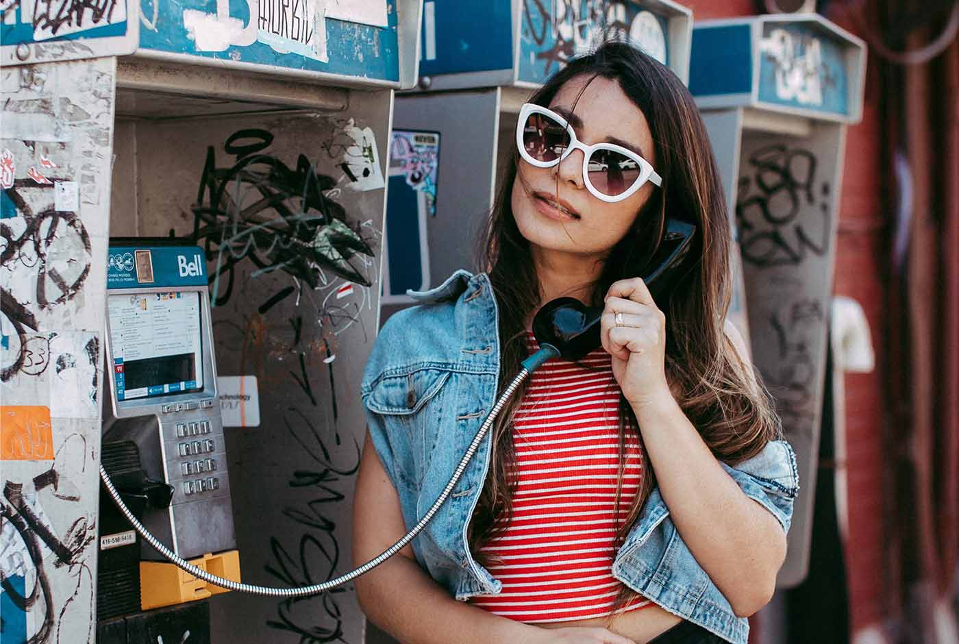 How To Wear Cat-Eye Glasses For Stylish, Retro Look?